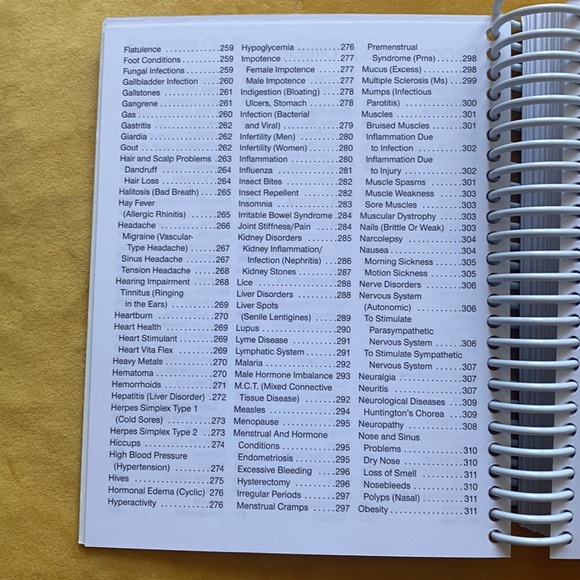 Essential Oils Pocket Reference by Life Science Publishing 5th Edition - Picture 9 of 10